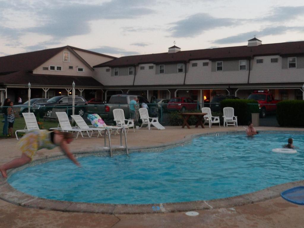 Cherry Lane Motor Inn Amish Country Ронкс Экстерьер фото