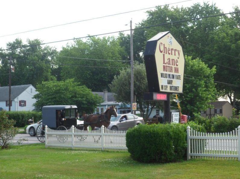 Cherry Lane Motor Inn Amish Country Ронкс Экстерьер фото