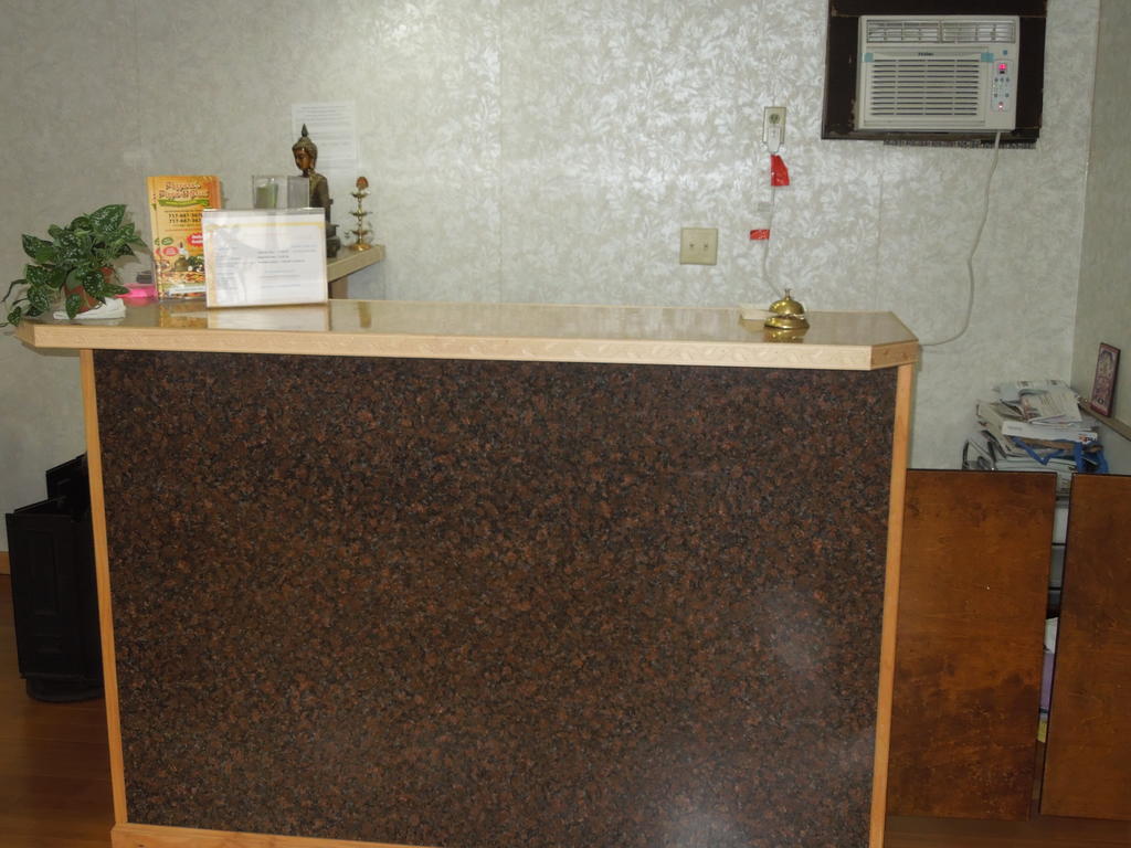 Cherry Lane Motor Inn Amish Country Ронкс Экстерьер фото